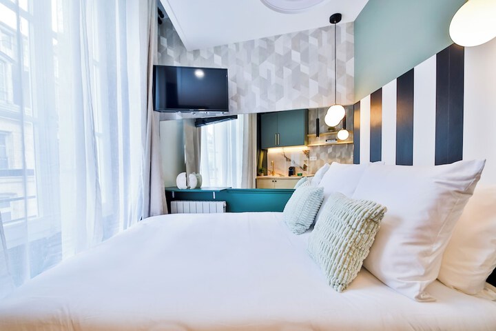 Room 112 of 270