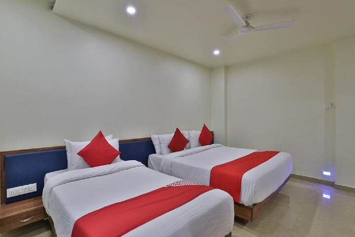 Room 8 of 16