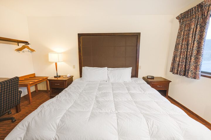 1 King Bed (15 of 22)