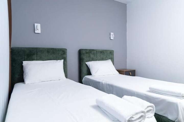 Room 18 of 32