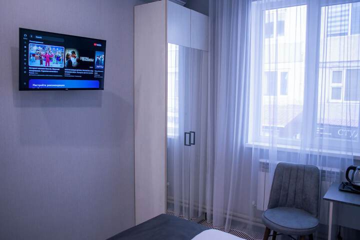 Room 28 of 76