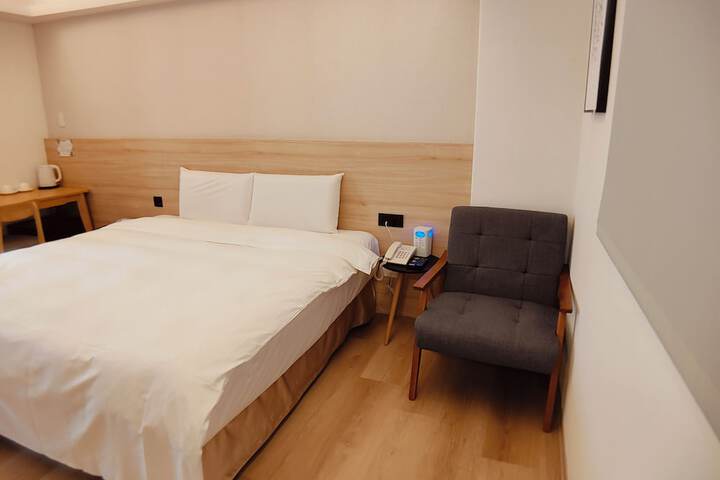 Room 8 of 51