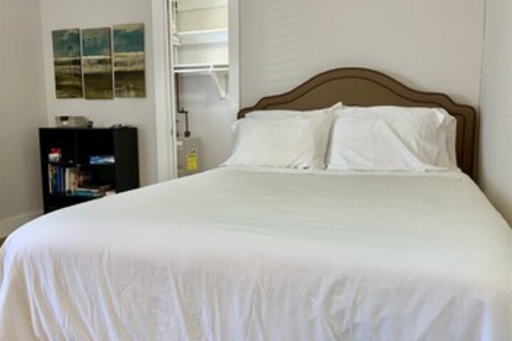Room 13 of 17