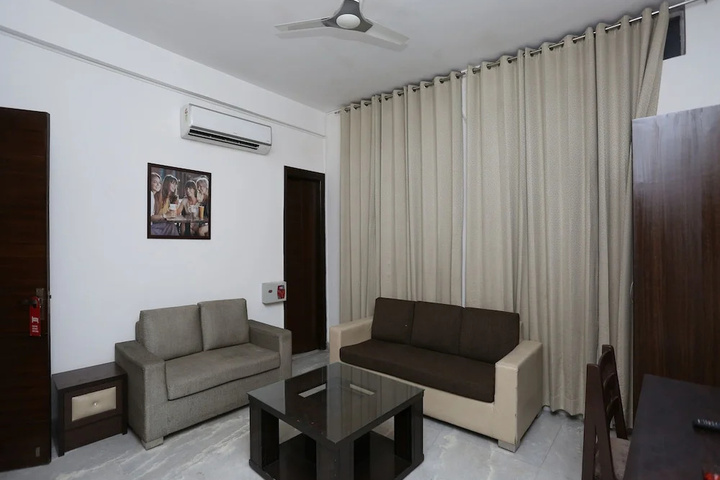 Room 14 of 16