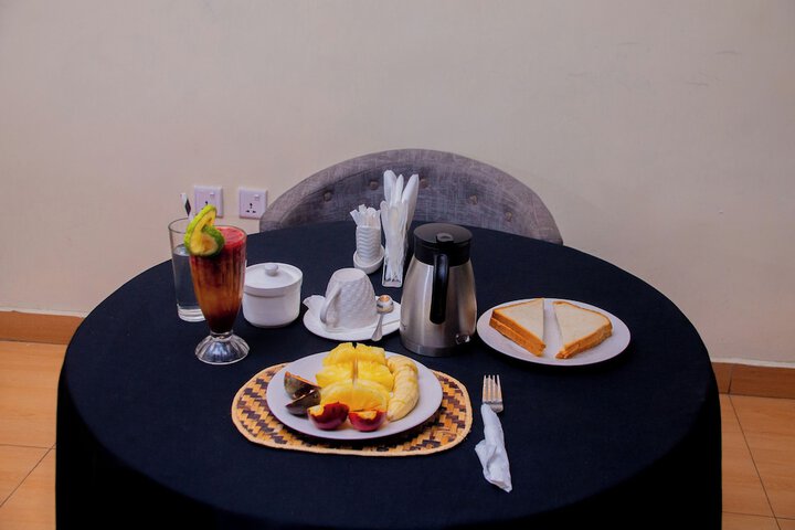 Dining 40 of 53