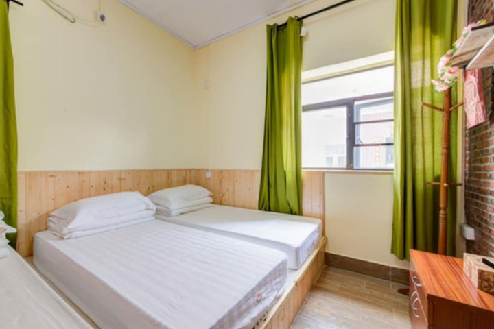 Room 14 of 19