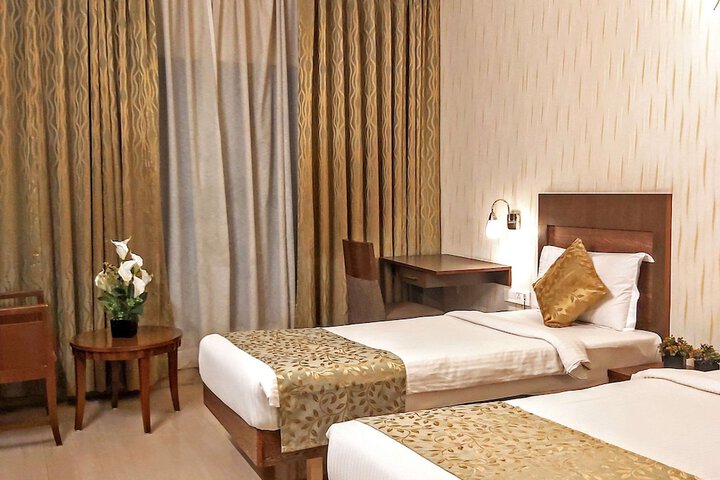 Room 6 of 27