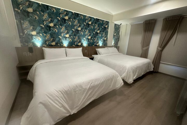 Room 4 of 19