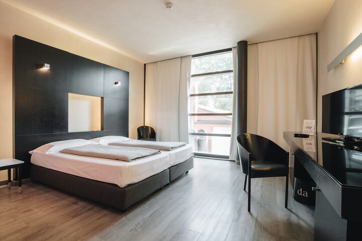 Room 9 of 22
