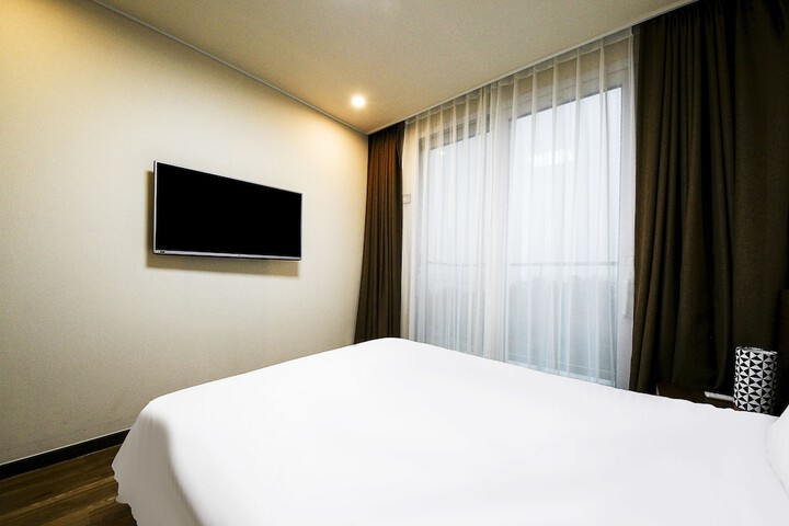 Room 15 of 58