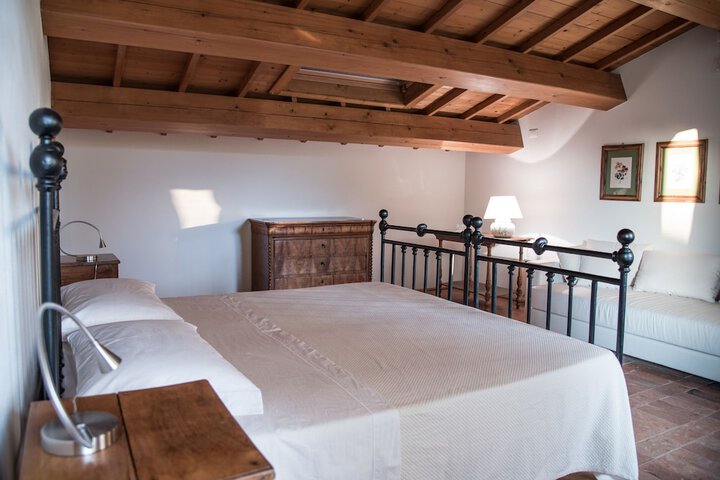 Room 6 of 39