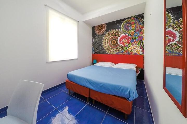 Room 10 of 113
