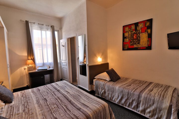 Room 19 of 48
