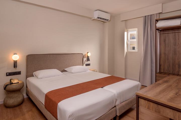 Room 18 of 123