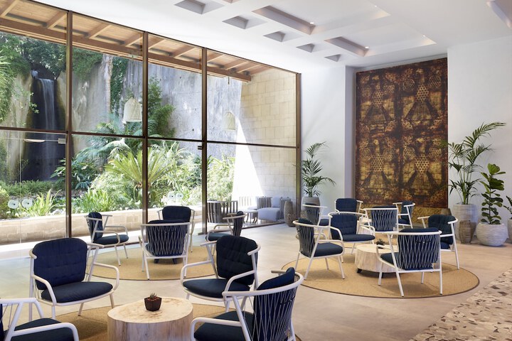 Hotel Interior 4 of 152