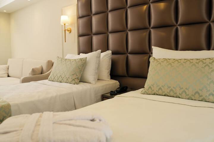 Room 4 of 35