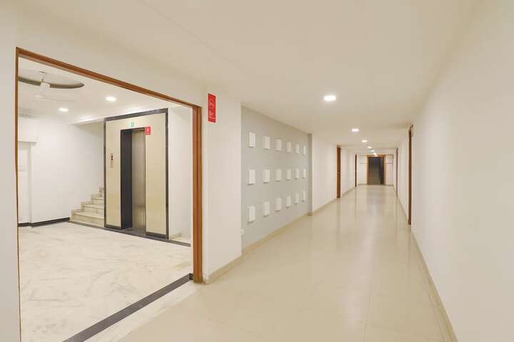 OYO FLAGSHIP 321 VASTRAPUR AHMEDABAD