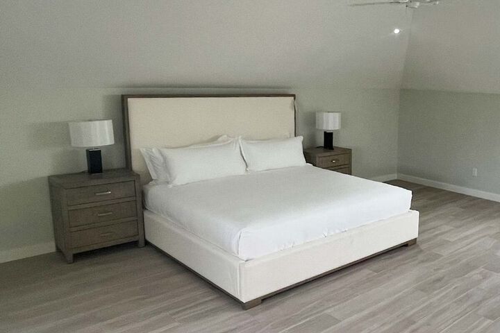 Room 60 of 172