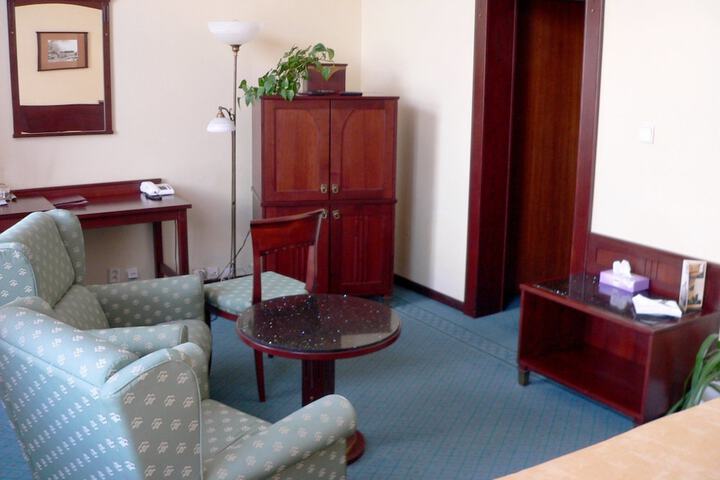 Room 7 of 61