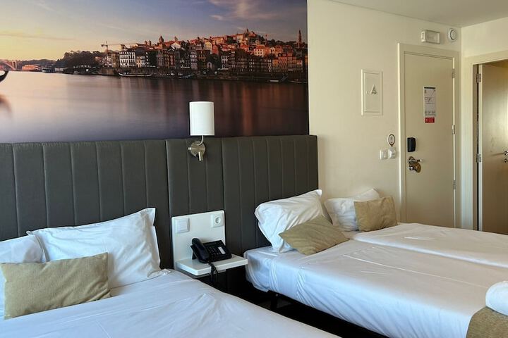 Room 16 of 29