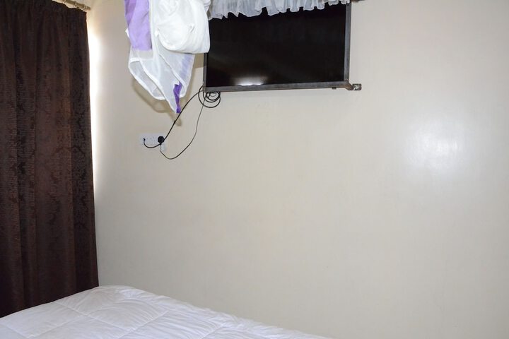 Room 14 of 16