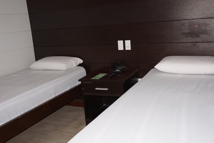 Room 12 of 50