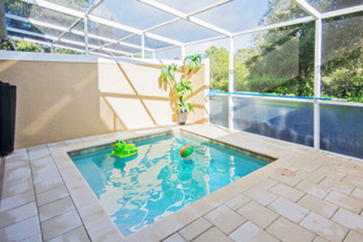 Pool 40 of 279
