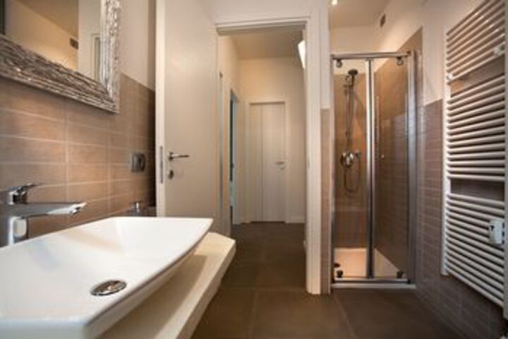 Room 2 of 36