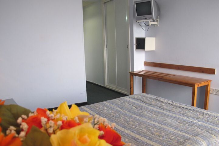 Room 5 of 25