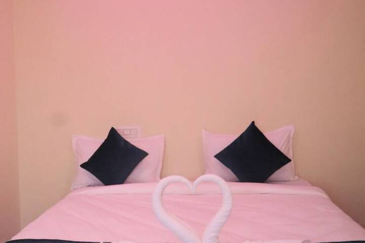 Room 3 of 32