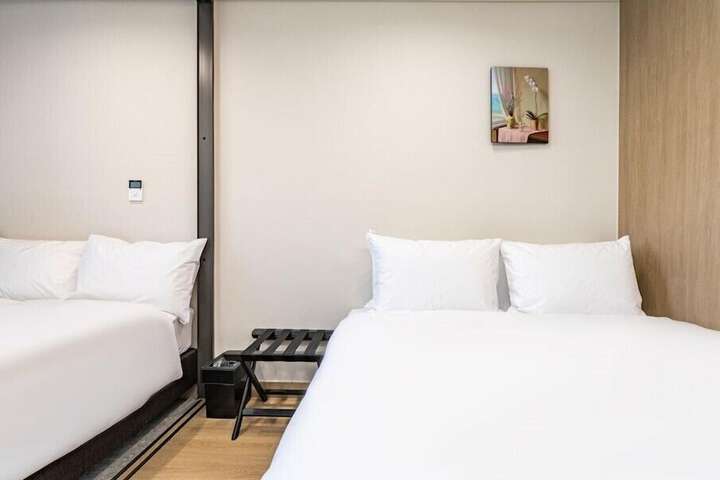 Room 7 of 30