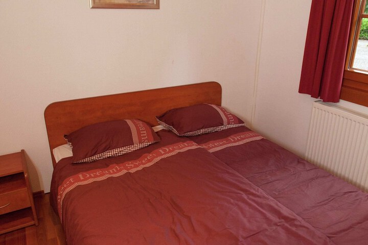 Room 2 of 38