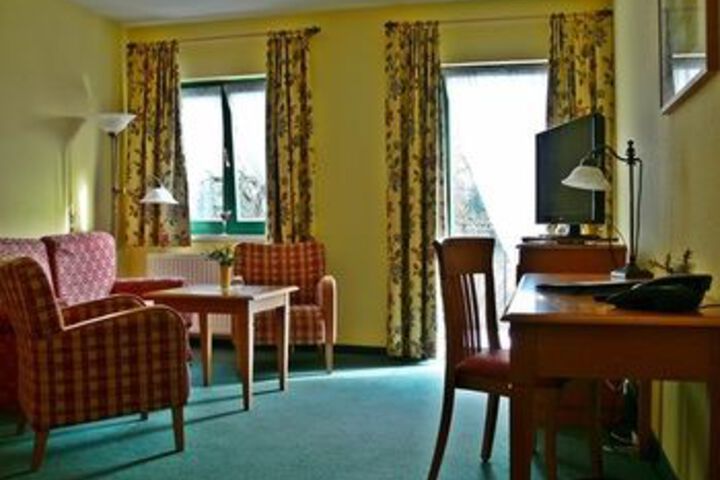Room 32 of 47