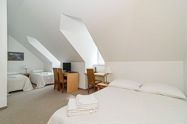 Room 15 of 74
