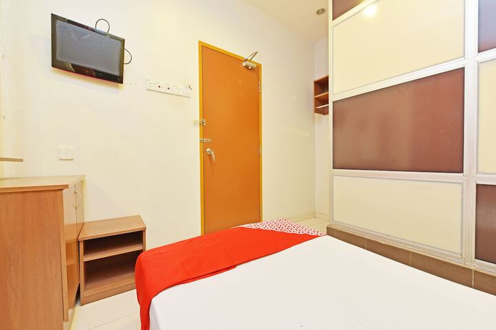Room 8 of 23