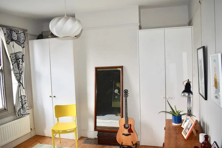 Room 9 of 15