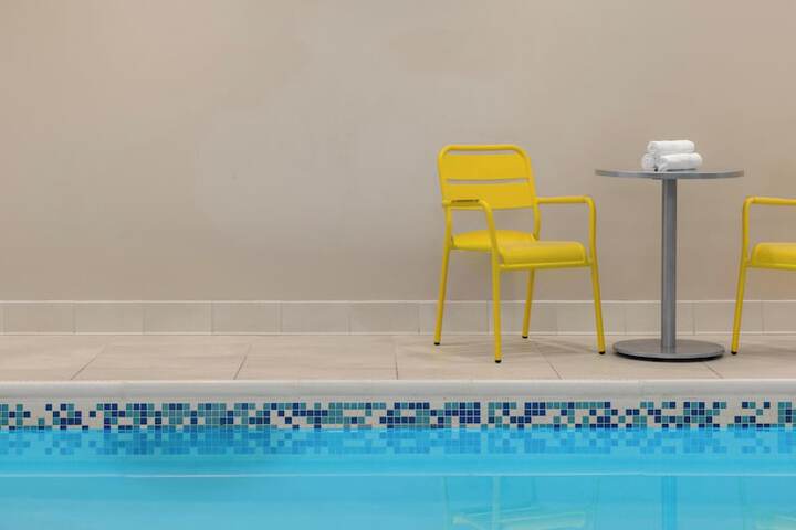 Pool Hotel