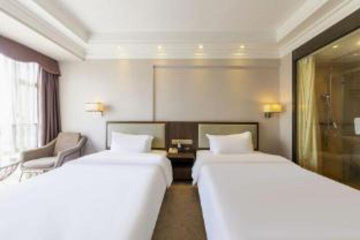 Room 6 of 6
