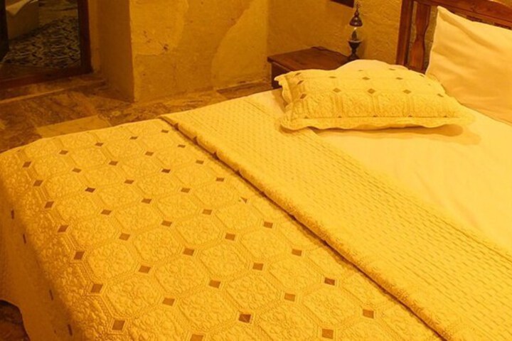 Room 4 of 40