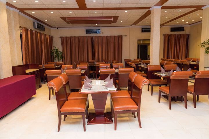 Dining 49 of 78