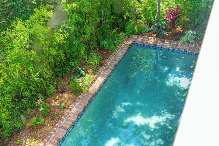 Pool 51 of 75