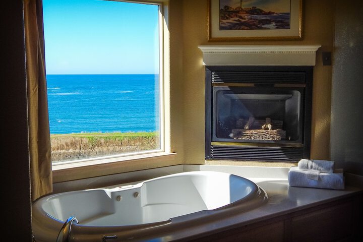 Hot Tub 31 of 59