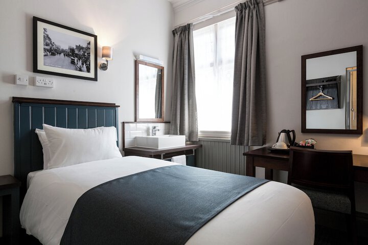 Room 7 of 23