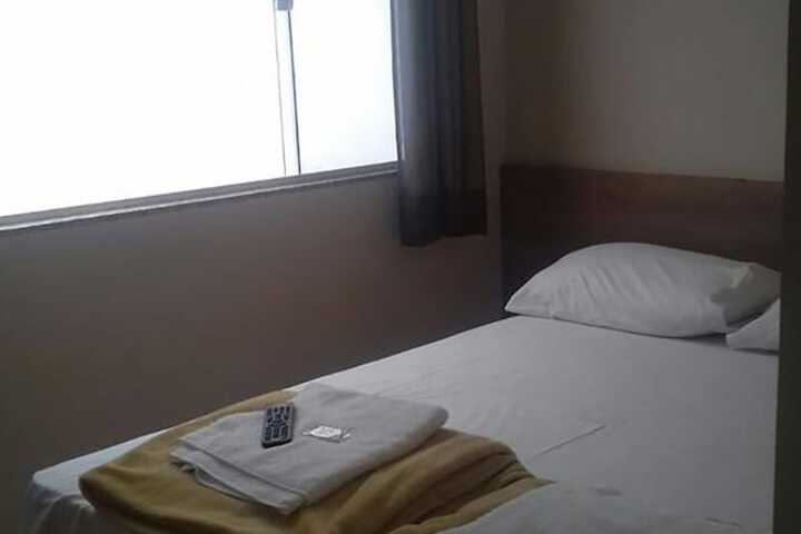 Room 12 of 16