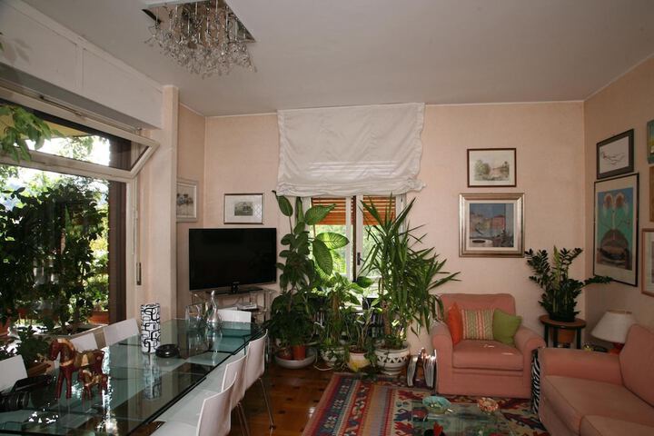 Room 12 of 50