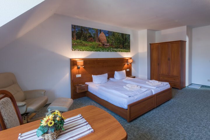 Room 2 of 38