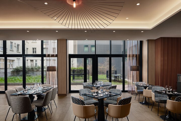 Dining 70 of 128