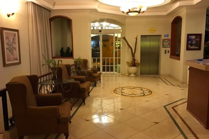 Entrance & Lobby