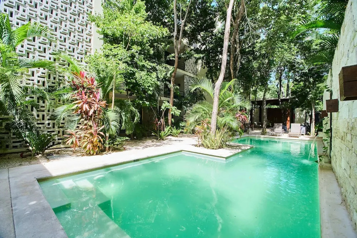 Pool 12 of 19