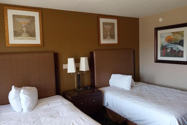 Quadruple 2 Double Beds (3 of 4)